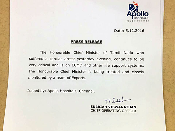 Jayalalithaa LIVE updates: Jayalalithaa continues to be very critical, says Apollo Hospital Jayalalithaa LIVE updates: Jayalalithaa continues to be very critical, says Apollo Hospital