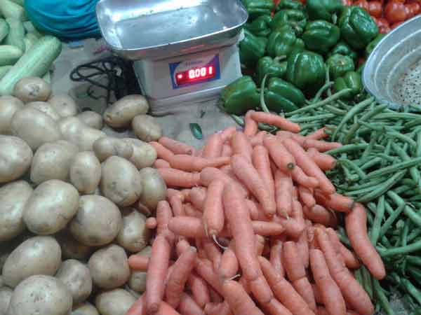 Vegetable prices nose-dive in UP Vegetable prices nose-dive in UP