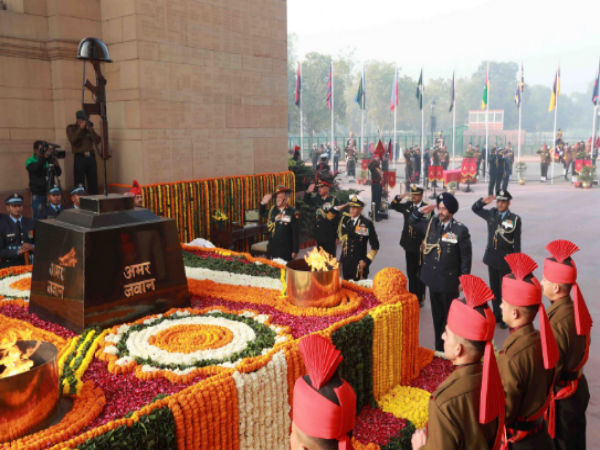All three service chiefs paid tributes on Army Day All three service chiefs paid tributes on Army Day