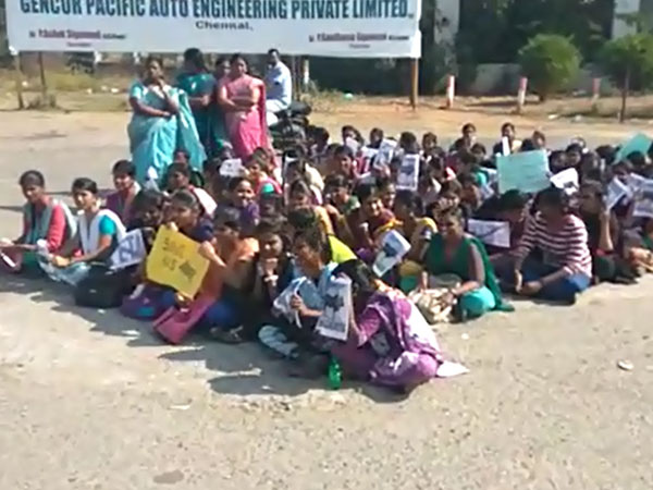 Jallikattu protest at Villupuram