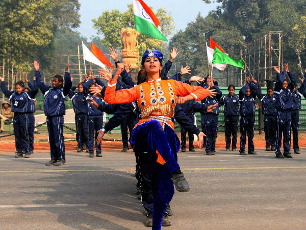 School children practise for Republic Day School children practise for Republic Day