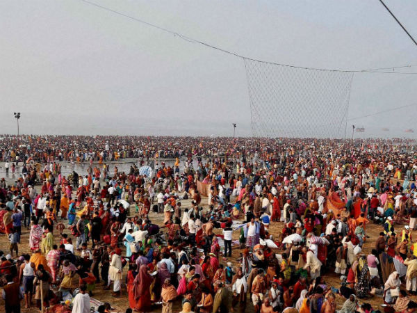 Hundreds take dip in Himachal rivers Hundreds take dip in Himachal rivers