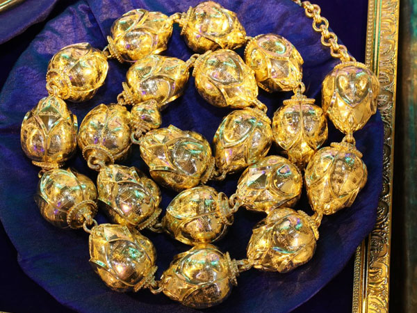 A 14.20 kg Haram golden necklace worth Rs 3.70 crore A 14.20 kg Haram golden necklace worth Rs 3.70 crore