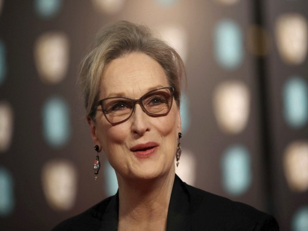 Film fraternity rallies behind Streep