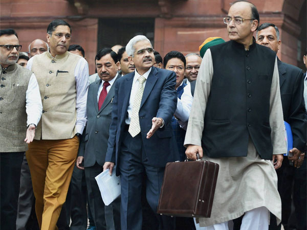 Finance Minister Arun Jaitley with Revenue Secretary Hasmukh Adhia (L), Chief Economic Adviser Arvind Subramanian and Economic Affairs Secretary Shaktikanta Das. Finance Minister Arun Jaitley with Revenue Secretary Hasmukh Adhia (L), Chief Economic Adviser Arvind Subramanian and Economic Affairs Secretary Shaktikanta Das.