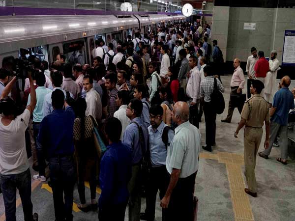 3.9 lakh vehicles off Delhi roads thanks to Delhi Metro 3.9 lakh vehicles off Delhi roads thanks to Delhi Metro