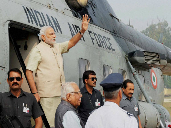 Modi arrives in special IAF chopper Modi arrives in special IAF chopper