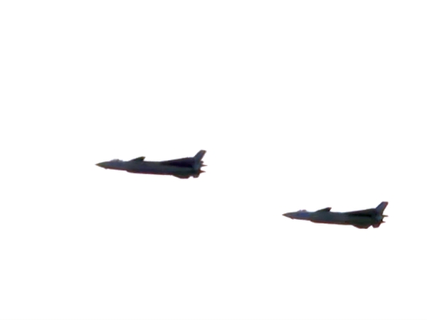 Radar-evading stealth fighter