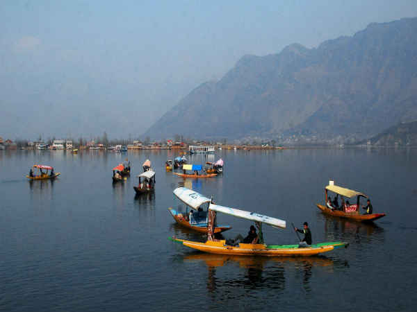Don't pollute Dal lake: J&K govt Don't pollute Dal lake: J&K govt