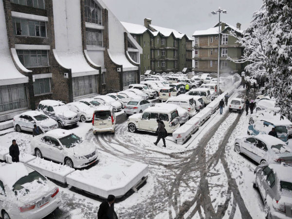 Snowfall in abundance in Kashmir valley