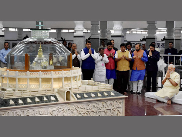 PM pays tribute PM pays tribute
