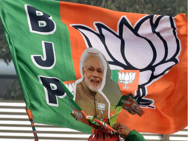Modi wave gives clean sweep to BJP in MCD results Modi wave gives clean sweep to BJP in MCD results