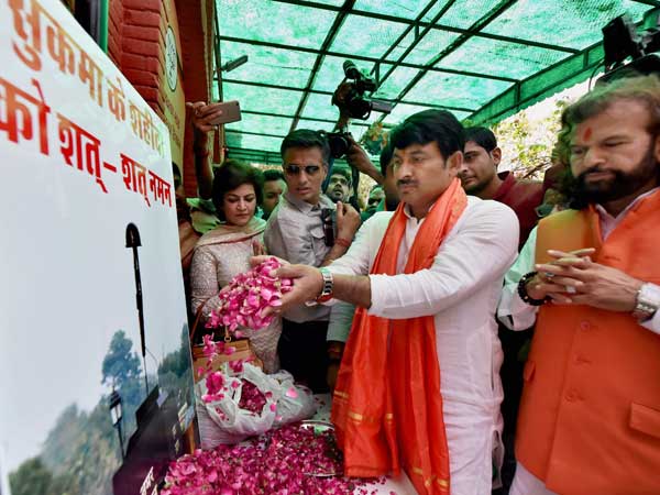 BJP dedicates MCD victory to martyred CRPF Jawans. BJP dedicates MCD victory to martyred CRPF Jawans.