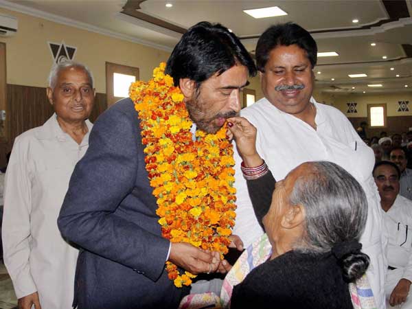 Congress- National Conference candidate from Ananthnag G A Mir (left) Congress- National Conference candidate from Ananthnag G A Mir (left)