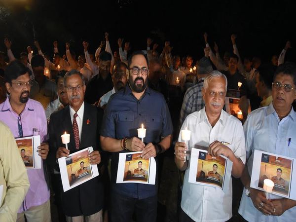 Rajya Sabha MP Rajeev Chandrasekhar with Bengalureans Rajya Sabha MP Rajeev Chandrasekhar with Bengalureans