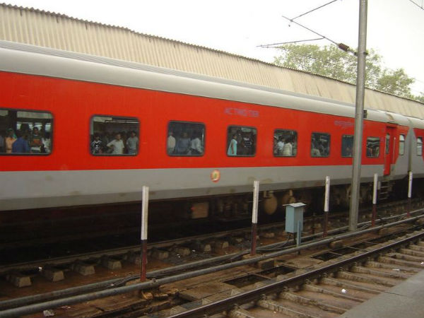 Anand Vihar Terminal railway station