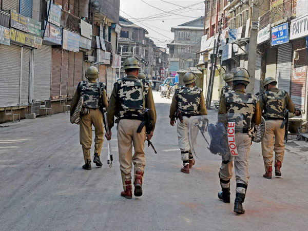 Curfew imposed in parts of Srinagar