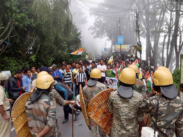 Gorkhaland protest turns violent: First death reported in Darjeeling Gorkhaland protest turns violent: First death reported in Darjeeling