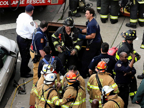New York subway train derails, 12 injured New York subway train derails, 12 injured