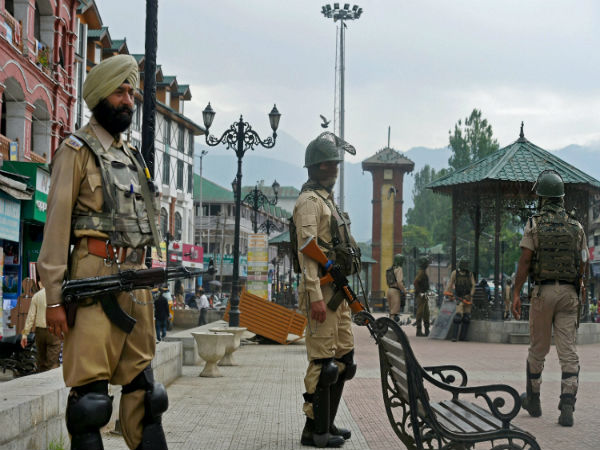 J-K policemen asked to avoid Eid prayers in public places J-K policemen asked to avoid Eid prayers in public places