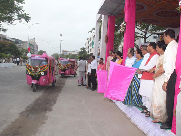 Pink autos on Surat roads Pink autos on Surat roads