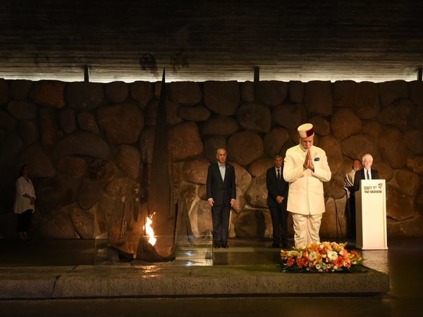Modi pays homage to Holocaust victims