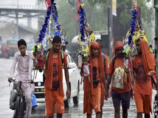 Kanwariyas heading back home