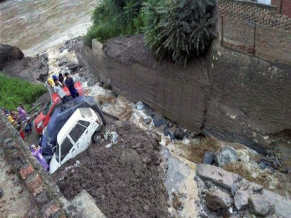 Vehicles also washed away Vehicles also washed away