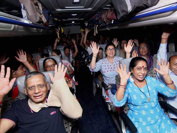 Amarnath Yatra: Fresh batch of 3,500 pilgrims leave Jammu Amarnath Yatra: Fresh batch of 3,500 pilgrims leave Jammu