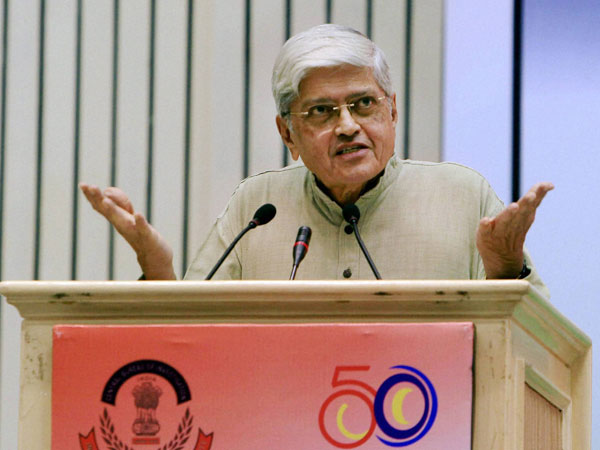 Shiv Sena slams Sonia for making Gopalkrishna Gandhi as vice-presidential nominee Shiv Sena slams Sonia for making Gopalkrishna Gandhi as vice-presidential nominee