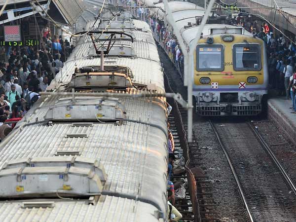 Mumbai's Elphinstone Road station renamed as Prabhadevi Mumbai's Elphinstone Road station renamed as Prabhadevi