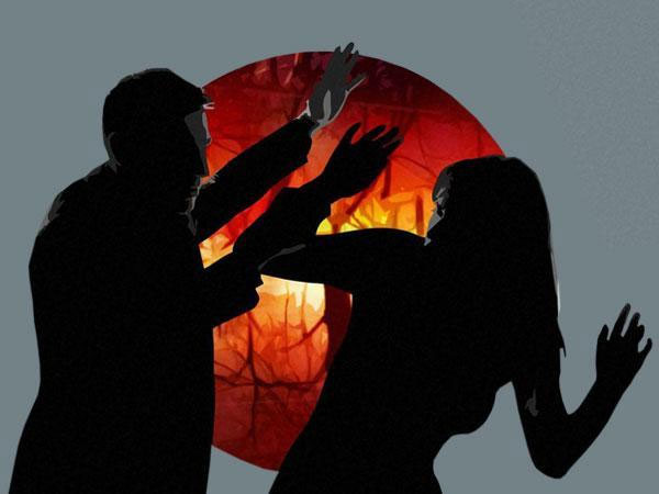 Delhi: Aspiring air-hostess stabbed repeatedly in public, dies Delhi: Aspiring air-hostess stabbed repeatedly in public, dies