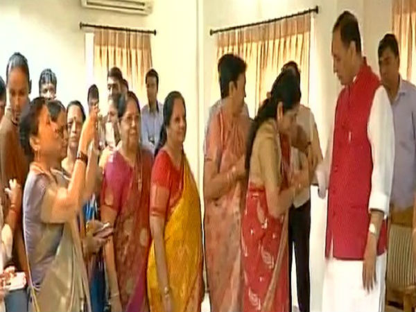 Vijay Rupani celebrated Raksha Bandhan in Gandhinagar