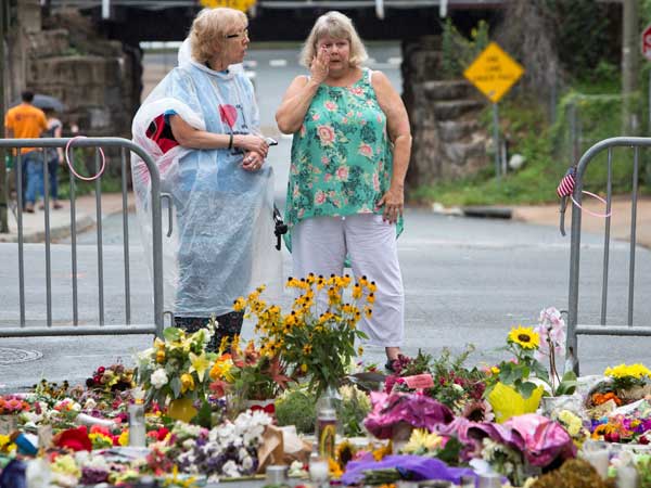 Trump disbands business councils after CEOs quit over Charlottesville remarks Trump disbands business councils after CEOs quit over Charlottesville remarks