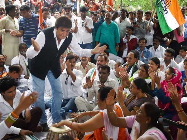 Post-Gorakhpur tragedy Congress in action mode Post-Gorakhpur tragedy Congress in action mode