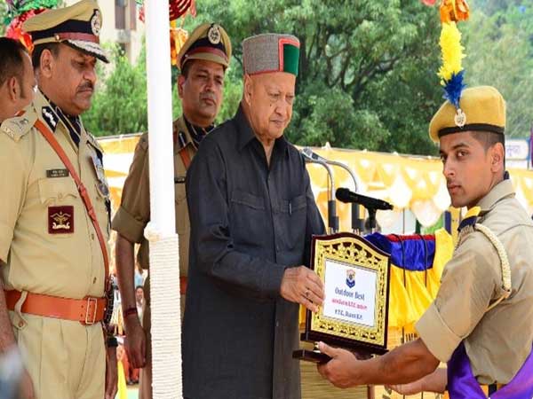 CM urges Police personnel to work with dedication for evil free society CM urges Police personnel to work with dedication for evil free society