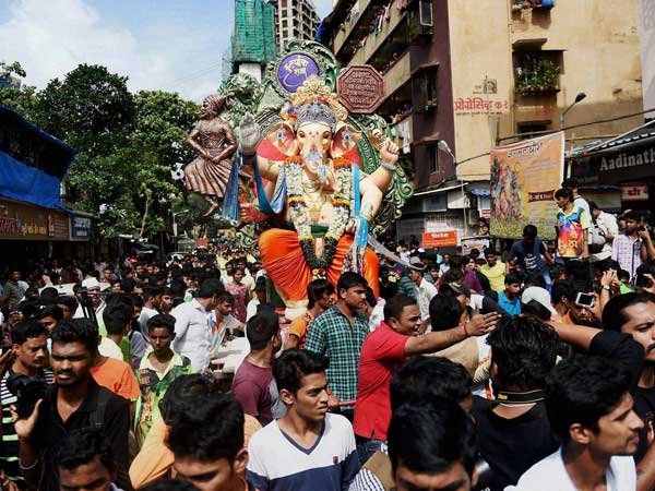 Ganpati brings people together in Mumbai