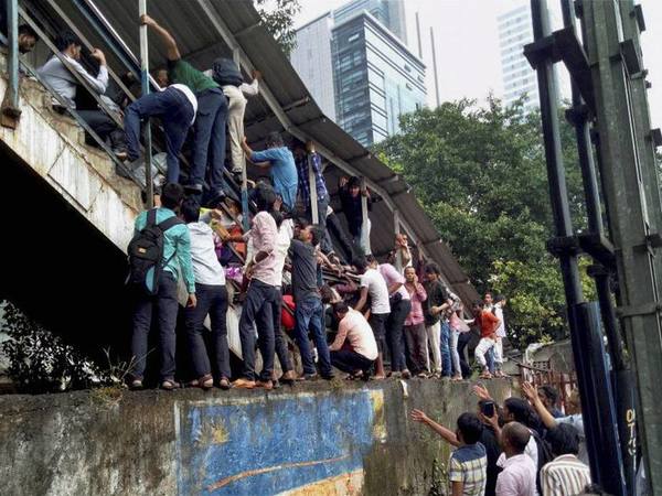 Passengers caught in stampede