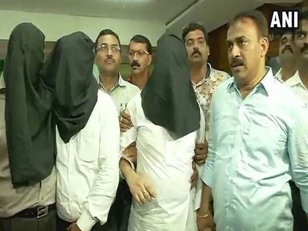 Dawood's brother Iqbal was eating biriyani, watching Kaun Bajega Crorepati when cops landed Dawood's brother Iqbal was eating biriyani, watching Kaun Bajega Crorepati when cops landed