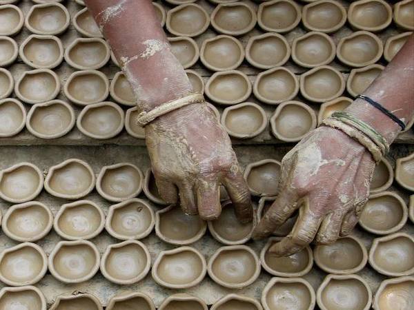 Earthen lamps