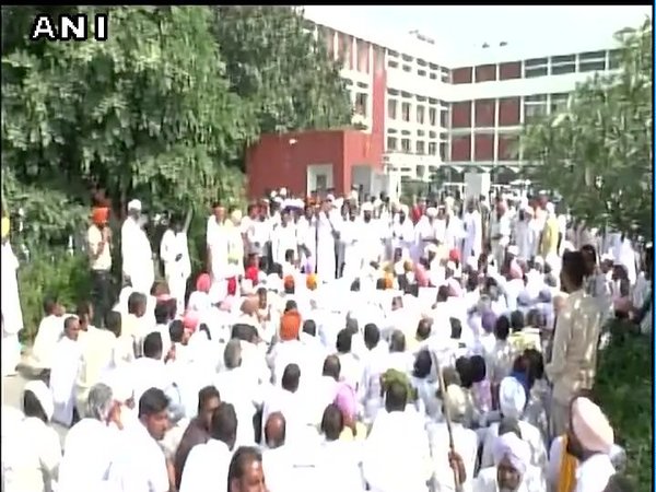 Haryana farmers protest against the ban Haryana farmers protest against the ban