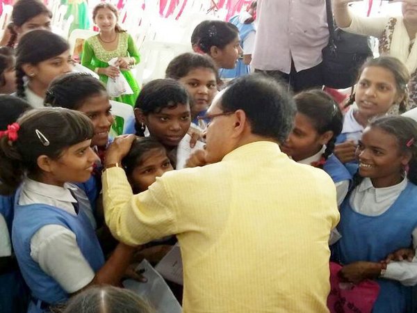 CM pledges financial support to girls' education