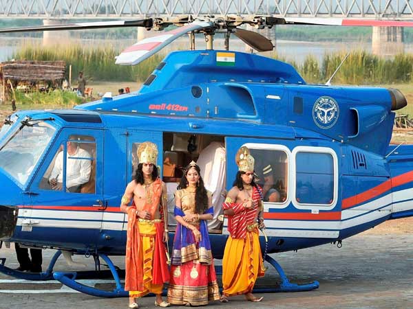 Lord Ram, Sita and Laxman pose for camera Lord Ram, Sita and Laxman pose for camera