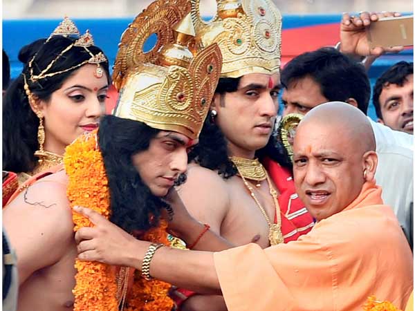 CM Adityanath welcomes Lord Ram, Sita and Laxman CM Adityanath welcomes Lord Ram, Sita and Laxman