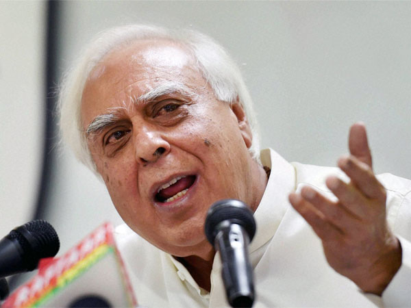 Sibal defends Rahul