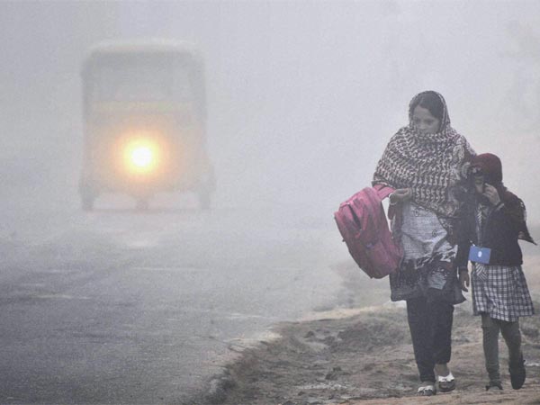 Dense fog to remain in Delhi tomorrow Dense fog to remain in Delhi tomorrow