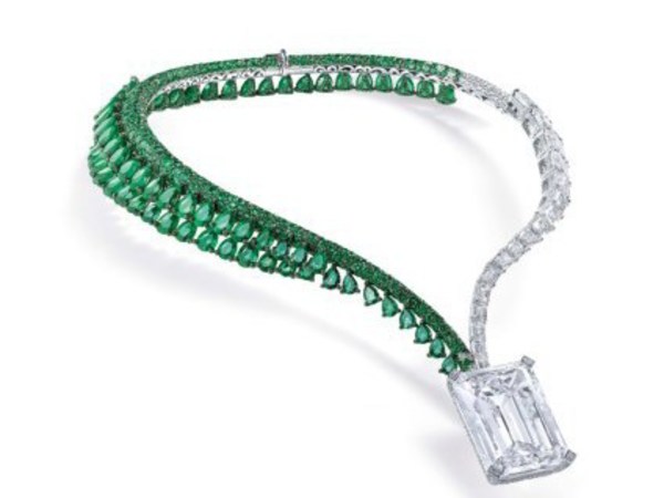 A Sensational diamond and emerald necklace DE GRISOGONO. Courtesy: http://www.christies.com A Sensational diamond and emerald necklace DE GRISOGONO. Courtesy: http://www.christies.com