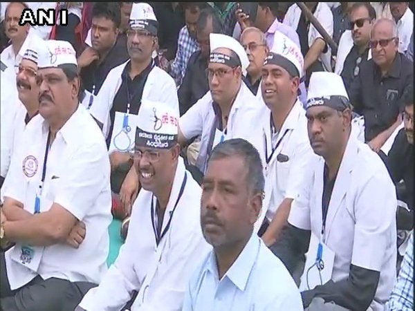 Doctors of Private Hospitals Association & Indian Medical Association held protest against KPME Act in Belgaum. Courtesy: ANI news Doctors of Private Hospitals Association & Indian Medical Association held protest against KPME Act in Belgaum. Courtesy: ANI news