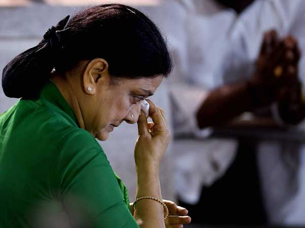 First stop, Jayalalithaa memorial First stop, Jayalalithaa memorial
