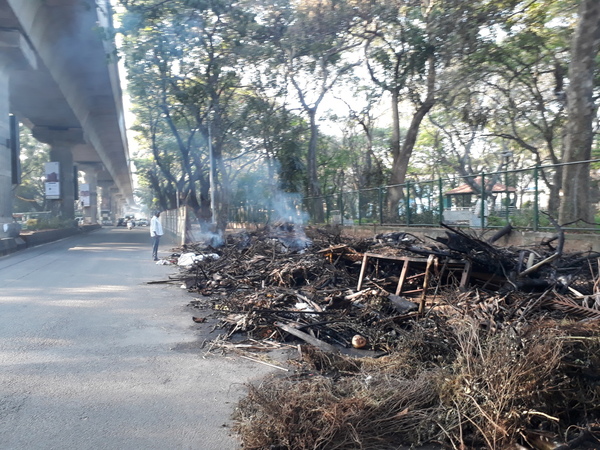 Garbage set on fire in elite Jayanagar area
